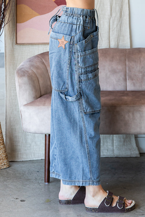 MINERAL WASHED WIDE LEG CARGO DENIM JEANS