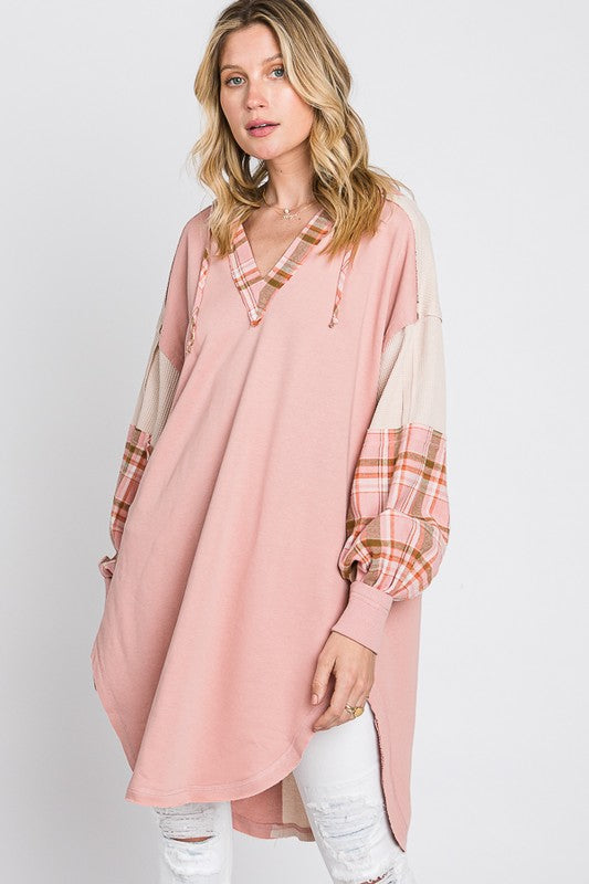 PLAID CONTRAST HOODED FRENCH TERRY TUNIC TOP