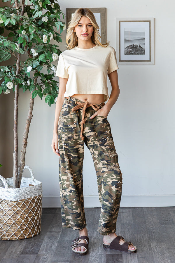 WASHED DISTRESSED CAMOUFLAGE PANTS