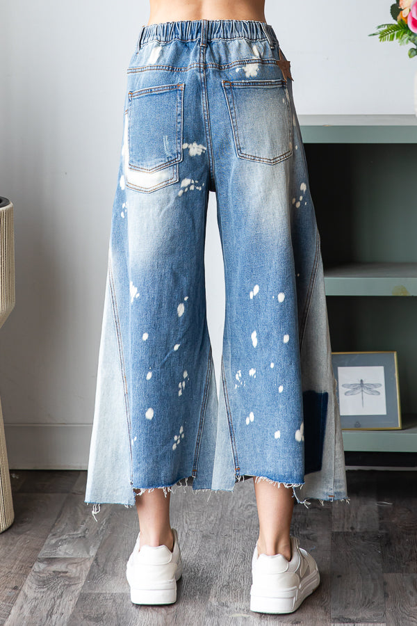 WASHED CROPPED DENIM JEANS