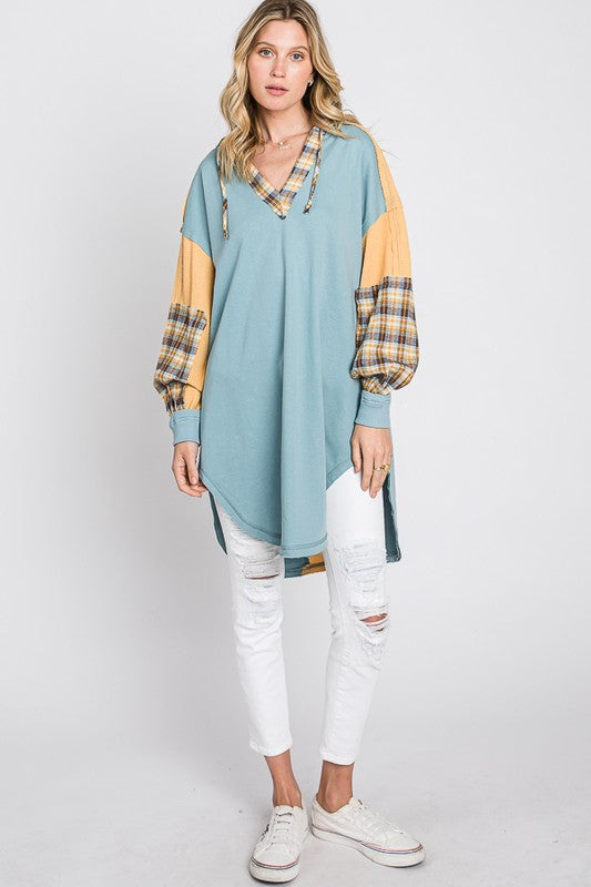 PLAID CONTRAST HOODED FRENCH TERRY TUNIC TOP