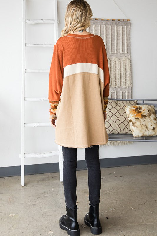 WASHED COLORBLOCK HILOW HEM PULLOVER TOP