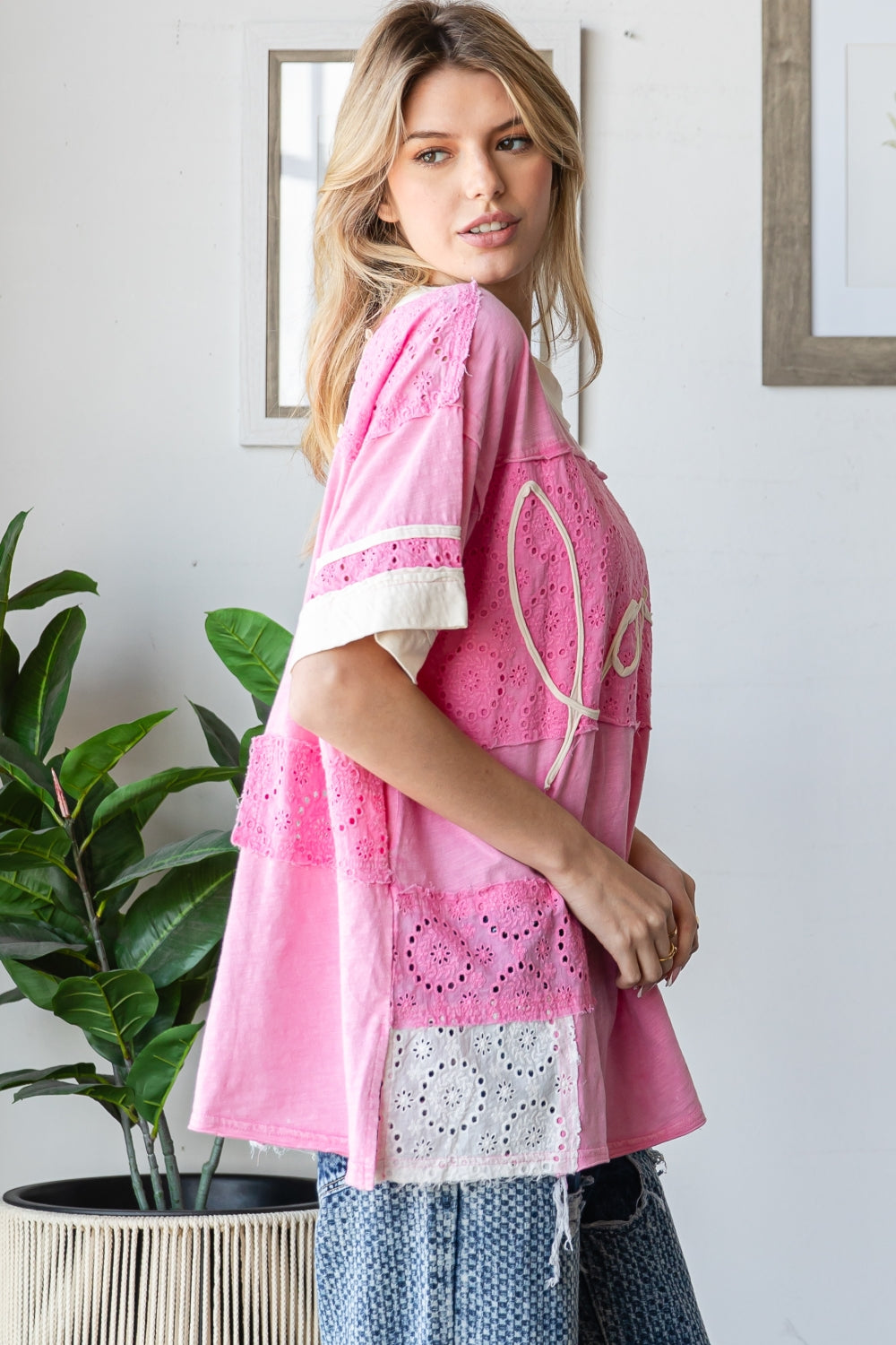 WASHED EYELET COLORBLOCK LOVE TEE SHIRT