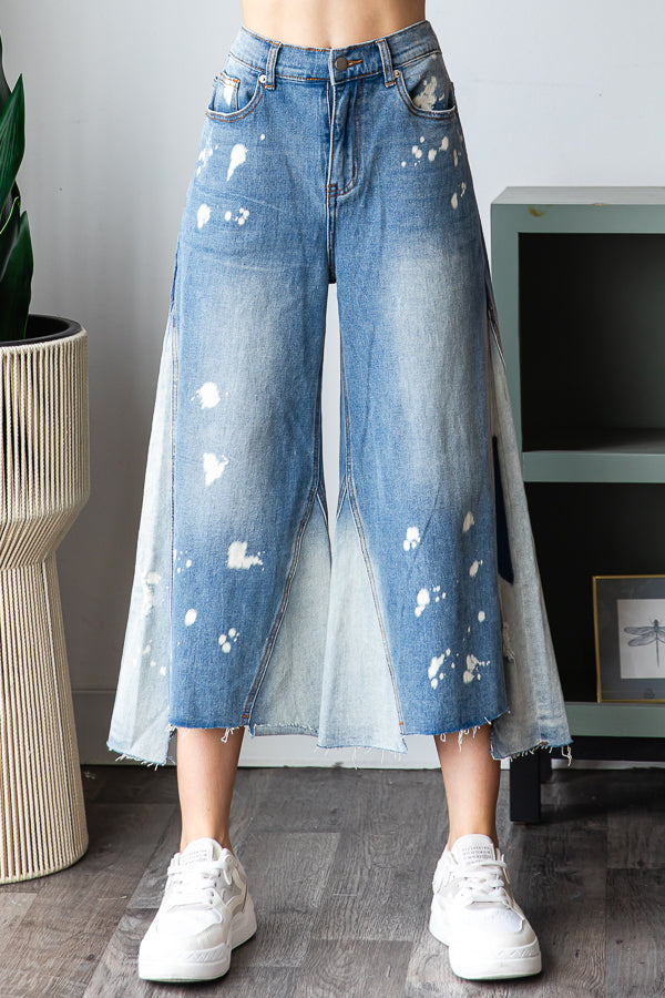 WASHED CROPPED DENIM JEANS