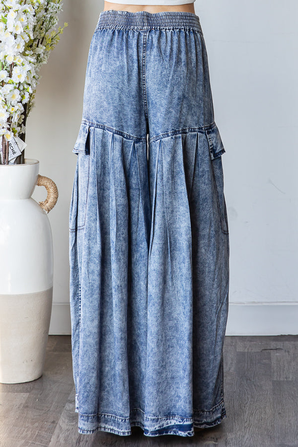 PLEATED DETAIL  WIDE LEG TENCEL PANTS