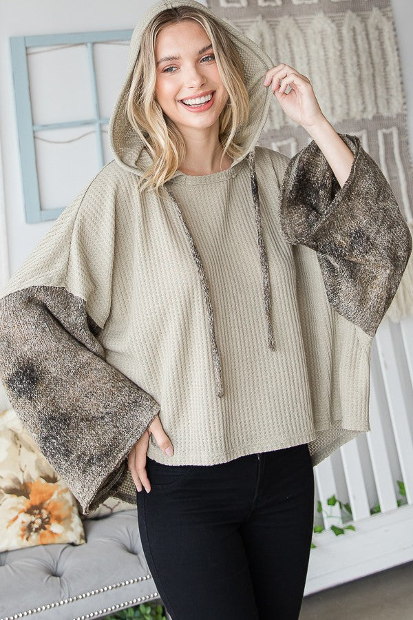 CONTRAST SLEEVES DETAIL KNIT HOODIE