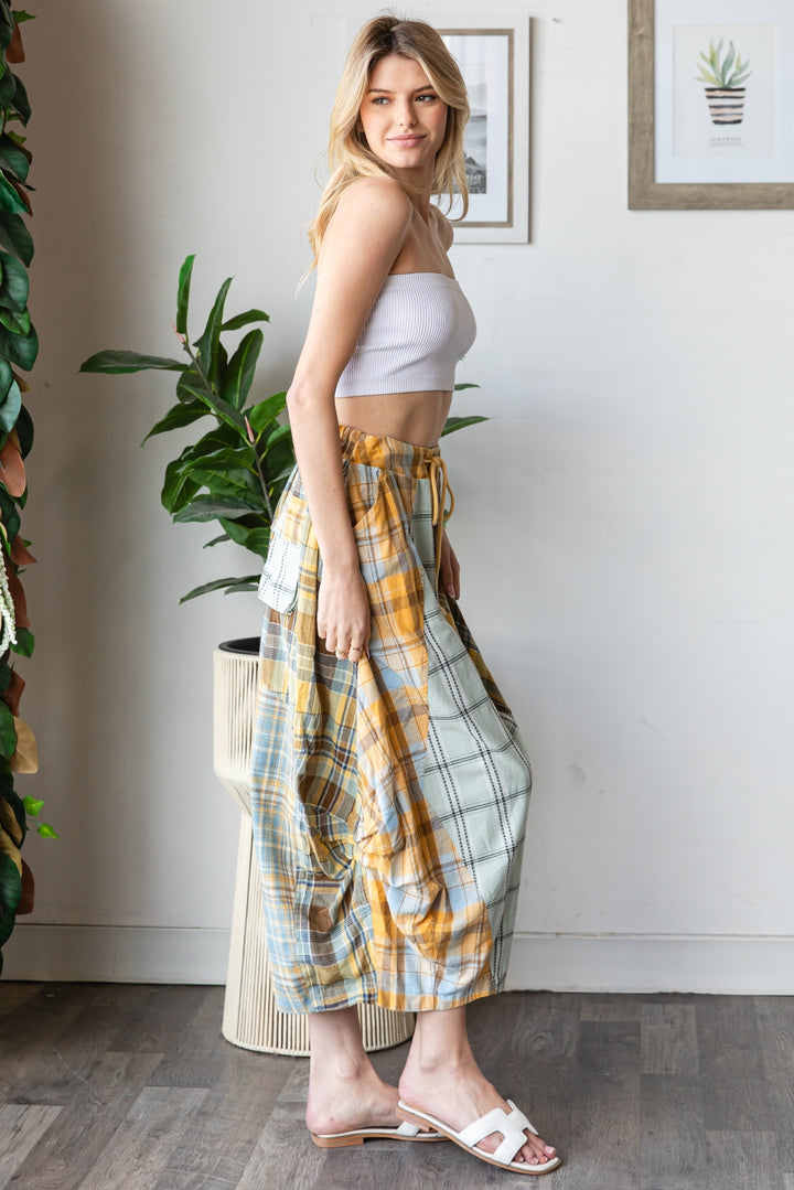 WASHED PLAID MIX MIDI BUBBLE SKIRT