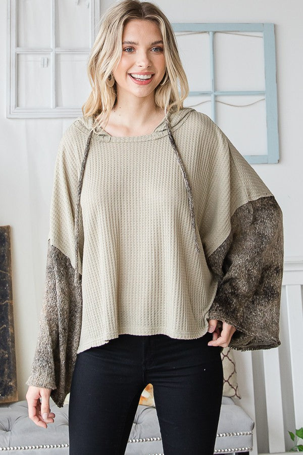 CONTRAST SLEEVES DETAIL KNIT HOODIE