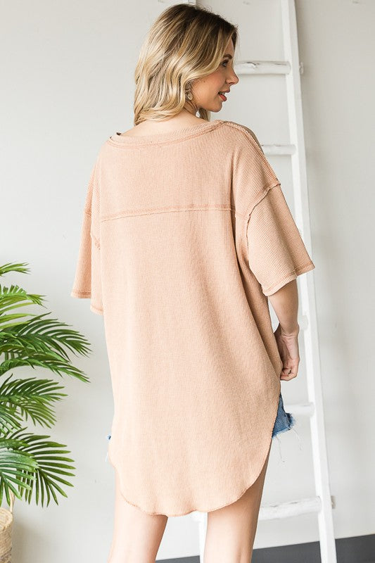 MINERAL WASHED V NECK SHORT SLEEVE KNIT TOP