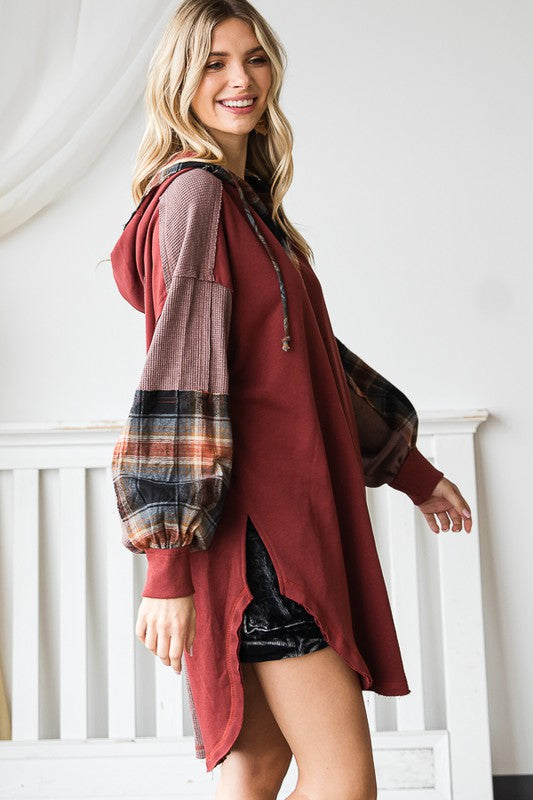 PLAID CONTRAST HOODED FRENCH TERRY TUNIC TOP