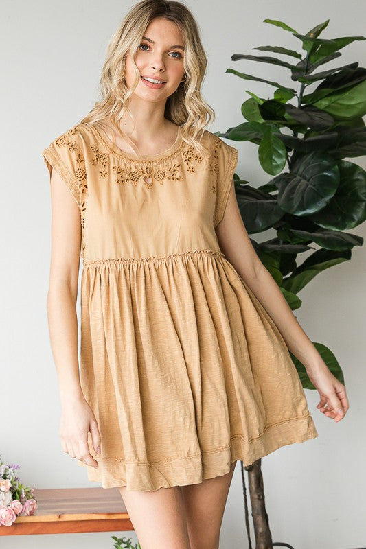 MINERAL WASHED EMBROIDEY PEPLUM TUNIC TOP