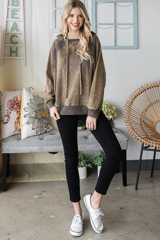 WASHED HOODED RAGLAN LONG SLEEVE PULLOVER TOP