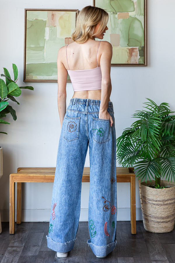 FLOWER EMBROIDERED MID RISE DENIM JEAN