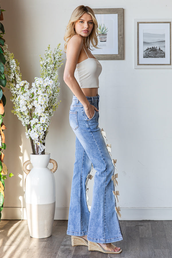 RIBBON DETAILED HIGH WAIST FLARE STRETCHY JEANS