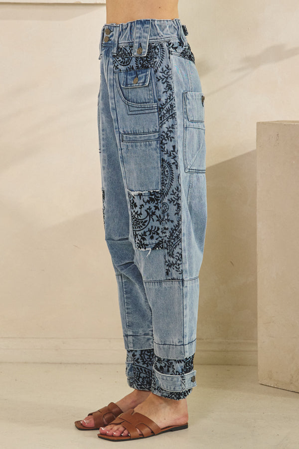 WASHED FLOCKING CONTRAST DETAIL DENIM JEANS
