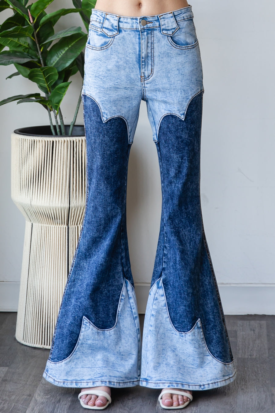 TONAL WASH COLOR BLOCK BOOTCUT DENIM JEANS