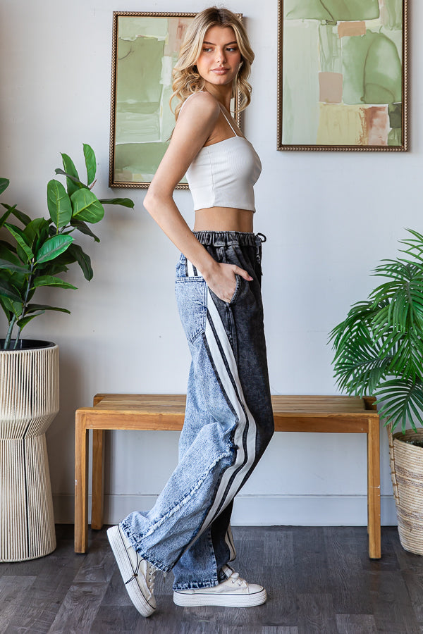TWO TONE WASHED CONTRAST OVERSIZED DENIM JEANS