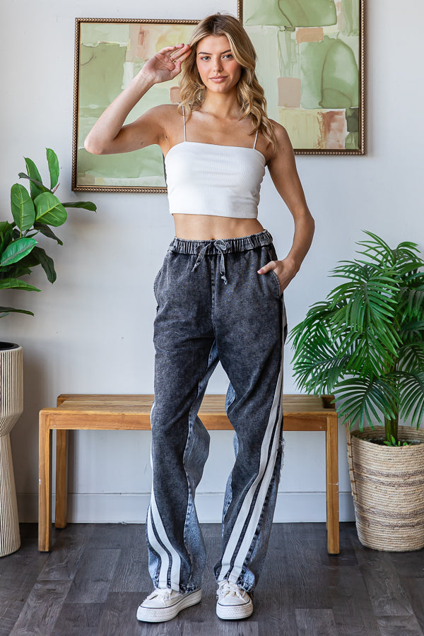 TWO TONE WASHED CONTRAST OVERSIZED DENIM JEANS