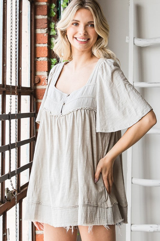 MINERAL WASHED BALLON SLEEVE BABYDOLL TOP
