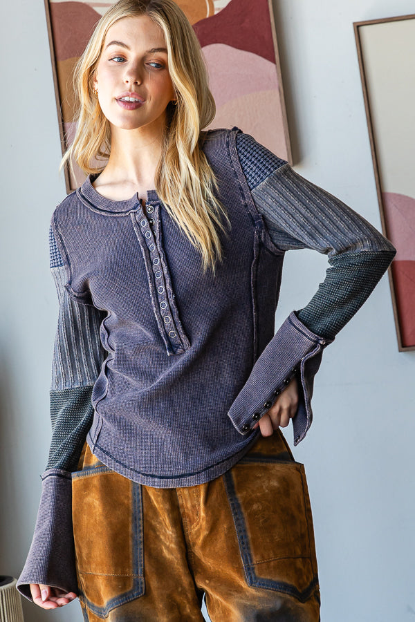 WASHED TEXTURED CONTRAST SNAP BUTTON CUFFS TOP