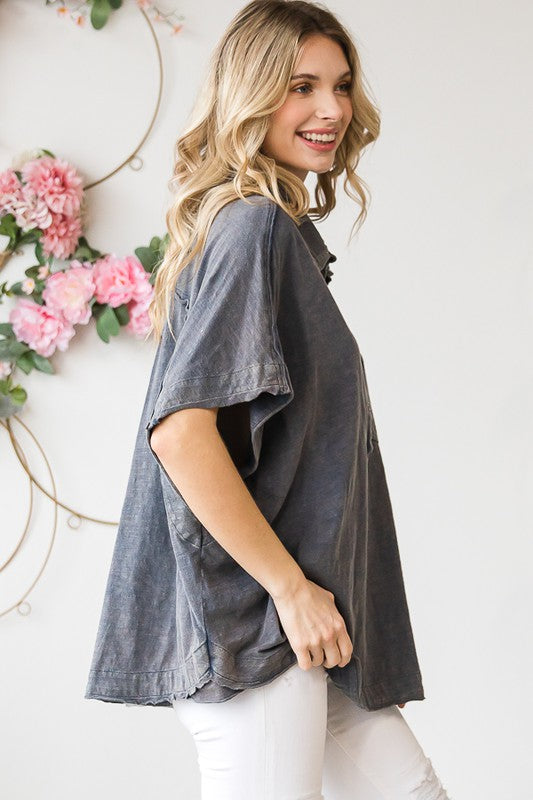 WASHED COLLARED V NECK SHORT SLEEVE OVERSIZED TOP