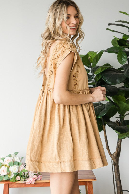 MINERAL WASHED EMBROIDEY PEPLUM TUNIC TOP