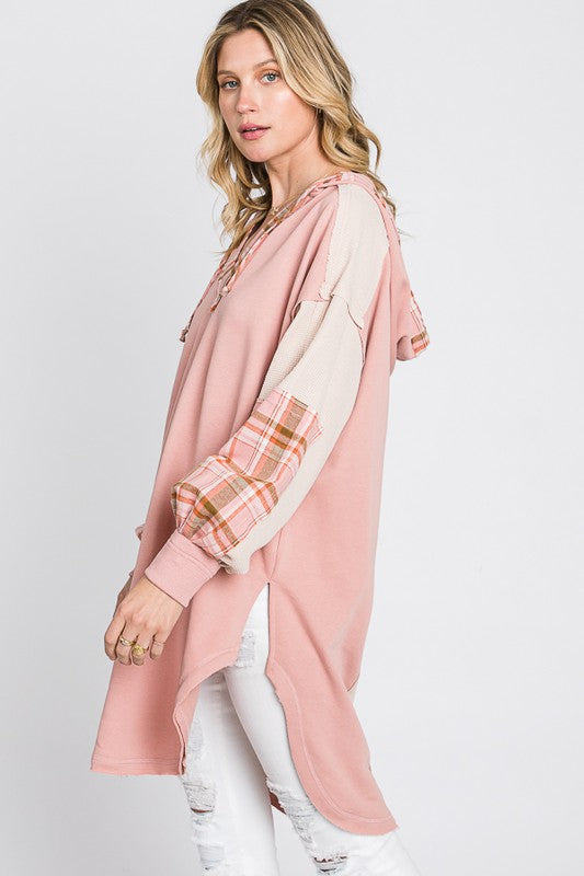 PLAID CONTRAST HOODED FRENCH TERRY TUNIC TOP