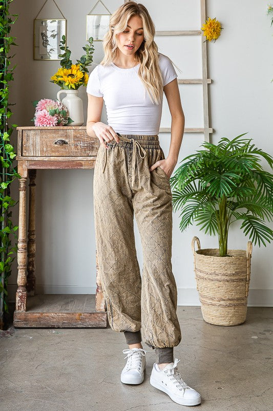 WASHED QUILT STITCHED DRAWSTRING WAIST JOGGER
