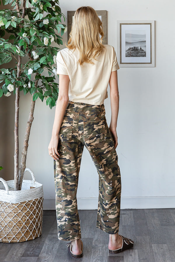 WASHED DISTRESSED CAMOUFLAGE PANTS