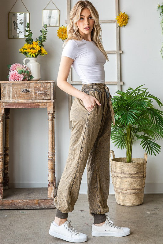 WASHED QUILT STITCHED DRAWSTRING WAIST JOGGER